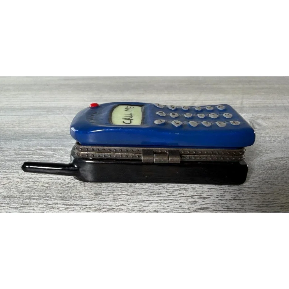 Vintage Y2K Miniature Cell Phone 